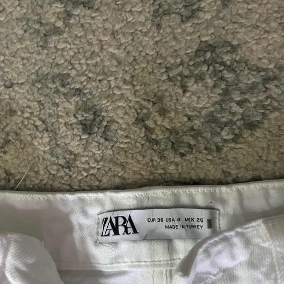 Zara Straight Fit White Jeans - Picture 5 of 7